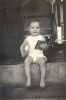 14 juni 36 pappie en Bubi brengen mammie een doos bonbons